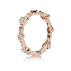 Pandora Alluring Hearts Rose Ring